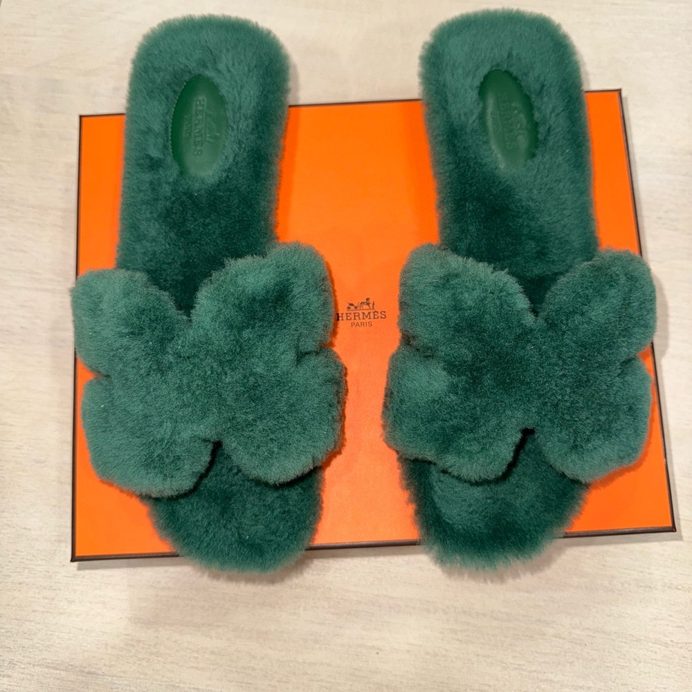 Hermes Oran shearling flat